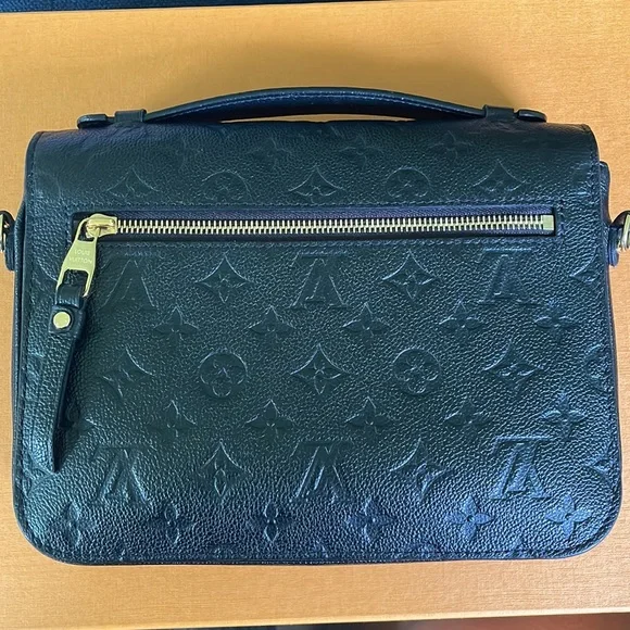 Louis Vuitton Pochette Métis in Empreinte Black Leather - Picture 3 of 16